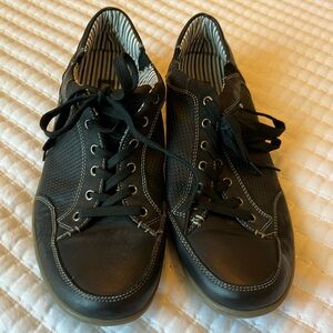 MukLuk Men’s Shoes 11 black